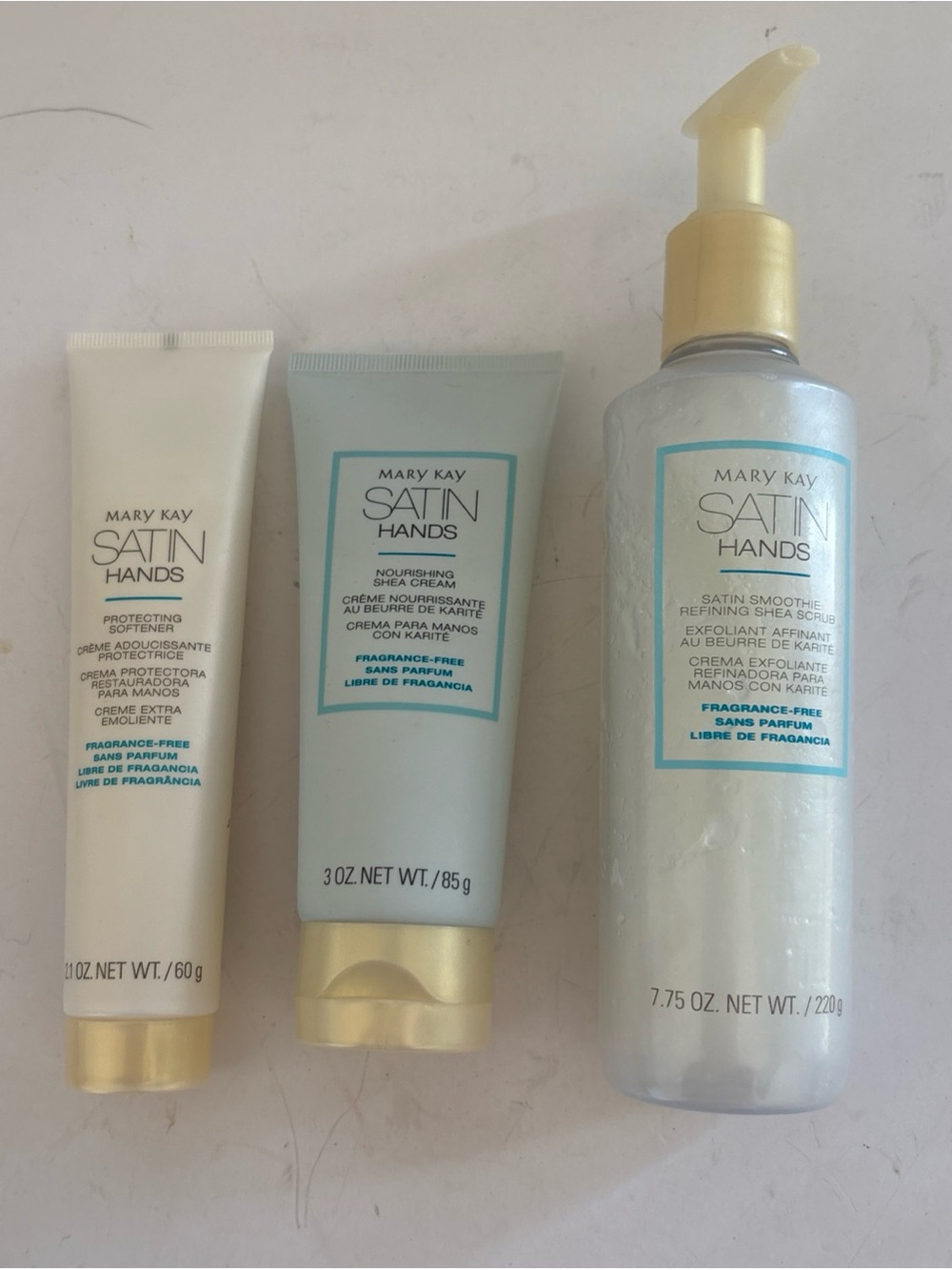 Mary Kay Satin Hands Set in White and Gold Shay butter